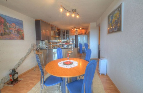 Ayent Apartamento | Precioso apartamento para 8 personas con bañera de hidromasaje, TV y balcón