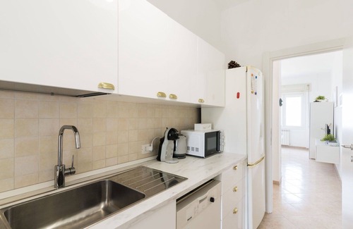 Torvaianica Apartamento | Acogedor apartamento para 3 personas con A/C, TV y terraza