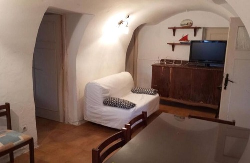 Milopotamos Apartamento | Beautiful apartment in Mylopotamos – great value!