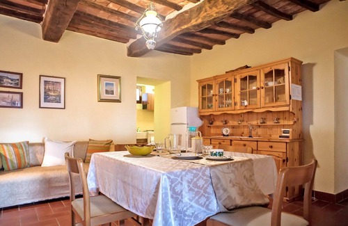 Paciano Villa | Hermoso apartamento en villa para 4 personas con piscina, WIFI, TV, terraza y mascotas permitida