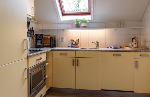 Municipality of Dalfsen Casa | Acogedor apartamento en villa para 6 personas con piscina, WIFI, TV y terraza