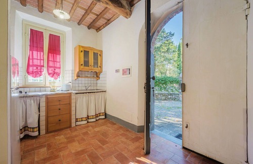 San Michele di Moriano Villa | Hermoso apartamento en villa para 2 personas con WIFI, piscina, TV, terraza y aparcamiento