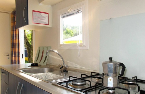 Gralaoni-Pralesi-Cisano Casa | Acogedor apartamento en villa para 5 personas con A/C, piscina, WIFI y terraza