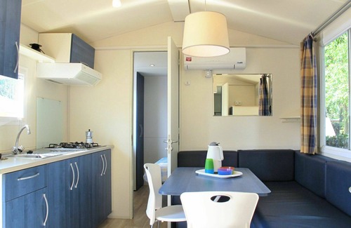 Gralaoni-Pralesi-Cisano Casa | Acogedor apartamento en villa para 5 personas con A/C, piscina, WIFI y terraza