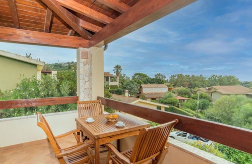 Costa Rei Apartamento | Acogedor apartamento para 4 personas con A/C, TV, terraza y mascotas permitida