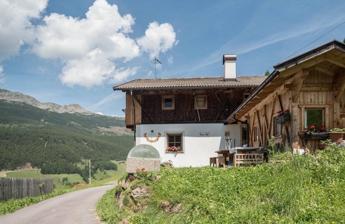 Sarentino Apartamento | Beautiful Apartment "Krösshof" with Forest View, Wi-Fi, Balcony & Garden; Parking Available