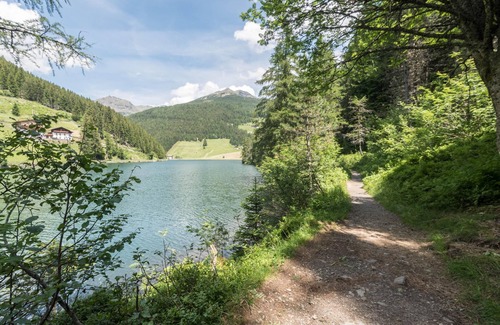 Sarentino Apartamento | Beautiful Apartment "Krösshof" with Forest View, Wi-Fi, Balcony & Garden; Parking Available