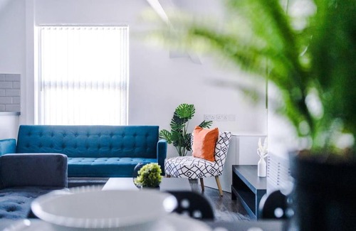 Bootle Apartamento | Beautiful apartment tres - free public parking