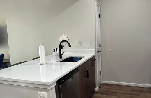Shirlington Apartamento | Beautiful Arlington Apartment with Pool & free Parking!