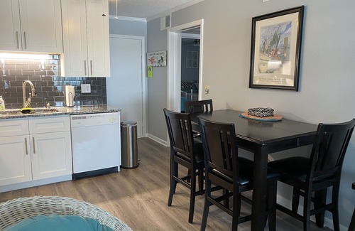 Morehead City Condominio | Southwinds Beach Condo, increíbles vistas al mar y al sonido, ¡además de 2 piscinas!