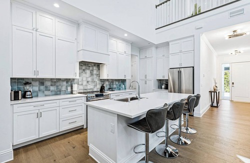 Fort Pierce Casa | Beautiful Beach House w/ Private Pool & Lanai + BBQ Grills | Pet‑Friendly 🌴