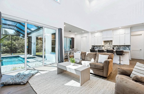 Fort Pierce Casa | Beautiful Beach House w/ Private Pool & Lanai + BBQ Grills | Pet‑Friendly 🌴