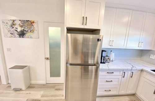 South Redondo Casa | Beautiful Beach Retreat in Heart of Town - 2blks to Beach