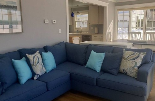 Otis Casa | Beautiful Beachfront Lake House- Sleeps up to 12- Weekly Discounts Available!