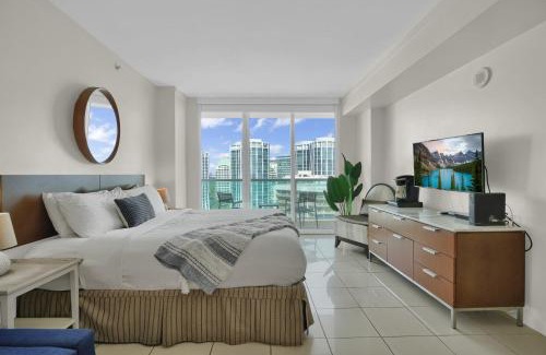 Coconut Grove Casa | Beautiful Blue & Gold Studio With Ocean View