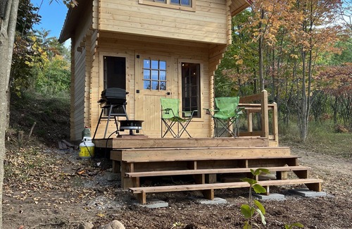 Warkworth Cabina | Beautiful Bunkie on 5 acres