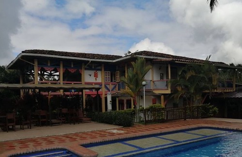 Quimbaya Chalet De Esquí | Hermosa Cabaña para 4 personas cerca a Quimbaya