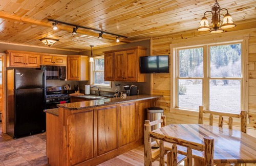 Philipsburg Cabina | Hermosa cabaña a orillas del Rock Creek - Cottonwood