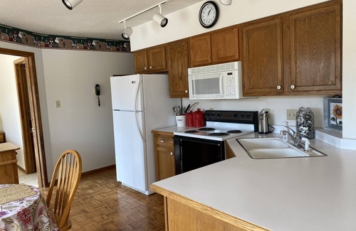 Flippin Casa | Beautiful Cabin Right on the Banks of the White River - Great View!
