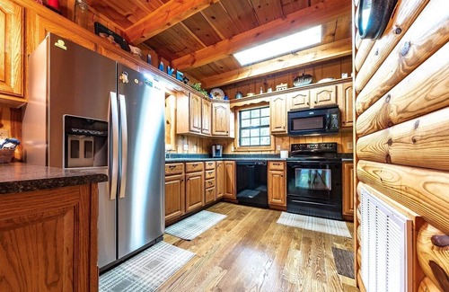 Cub Run Cabina | Beautiful Cabin with Hot Tub 🛁 on Nolin Lake 🌊 Mammoth Caves 🌲 W/Fireplace 🔥