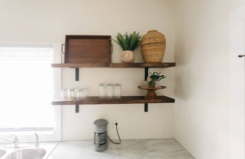 Dayton Casa | Beautiful Cape Cod House in Central Location