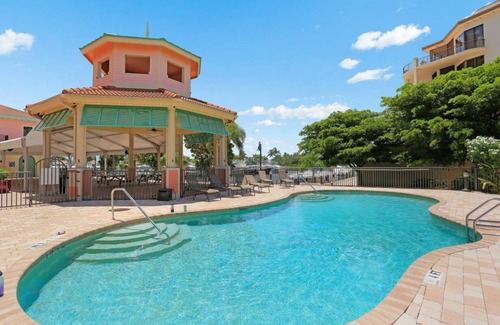 Cape Harbour Condominio | Beautiful Cape Harbour Marina 8th floor Condo