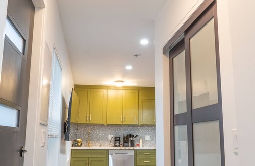 Elysian Heights Casa | Beautiful central getaway- walk to lake, park and amazing restaurants and bars.