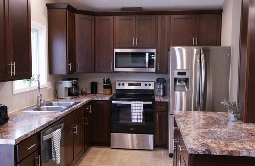 Spokane Casa | BEAUTIFUL centrally located southhill home close to hospitals and parks