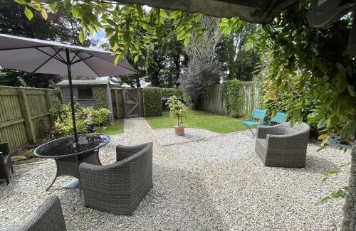 Lanhydrock Casa | Beautiful Character Cottage - with Hot Tub