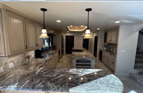 Reedley Casa | Beautiful Chateau by the Kings River and only minutes away from the Sierras.