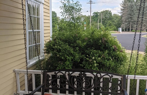 Wellsville Casa | Beautiful circa 1870's home 3 bedrooms with tvs, mini fridges, Roku/amazon tv