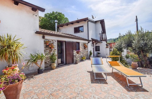 Motta San Giovanni Casa | Alojamiento de 2 habitaciones en Motta San Giovanni