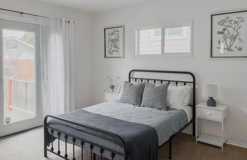 Bodega Bay Casa | Beautiful Coast Home 3 Minutes From Beach!