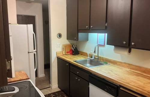 South Lake Tahoe Condominio | $ 875 por una semana completa de verano! 1 milla del lago 1 milla de casinos, piscina, jacuzzi