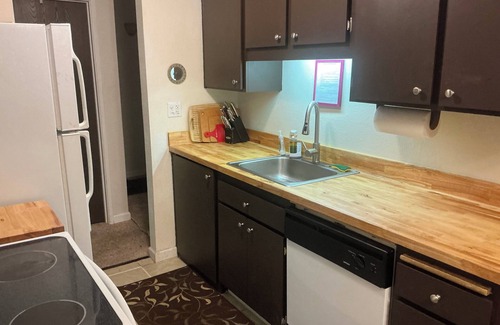 South Lake Tahoe Condominio | $ 875 por una semana completa de verano! 1 milla del lago 1 milla de casinos, piscina, jacuzzi