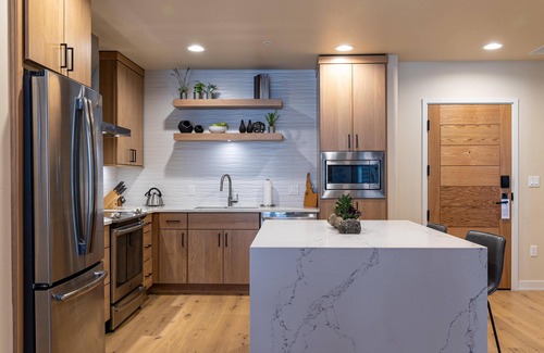 Tamarack Resort Condominio | Beautiful Condo| Great Plaza view PET FRIENDLY