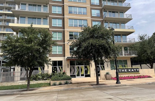 Uptown Condominio | Beautiful Condo In The Middle Of Uptown Dallas With City View