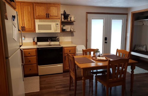Dyckesville Condominio | Hermoso condominio en la costa de Green Bay! Corto viaje a Green Bay & Door Co.