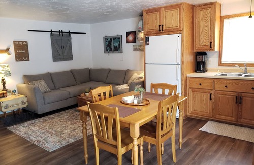 Dyckesville Condominio | Hermoso condominio en la costa de Green Bay! Corto viaje a Green Bay & Door Co.