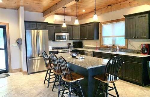 Shapleigh Casa | Beautiful contemporary 3 bedroom and 2.5 bath home on Square Pond.