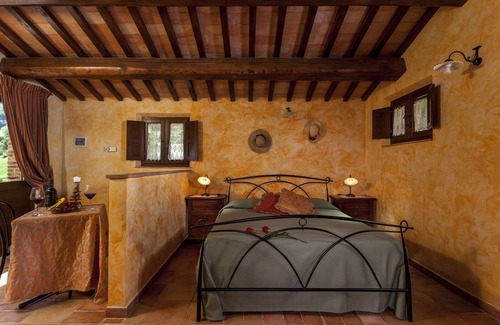 Penna San Giovanni Otro | Beautiful Cottage in Farm House with pool and restaurant