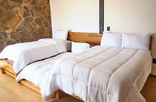 San Sebastian Otro | Renta de hermosa casa campestre en Granja de Ovejas Lecheras en medio del bosque