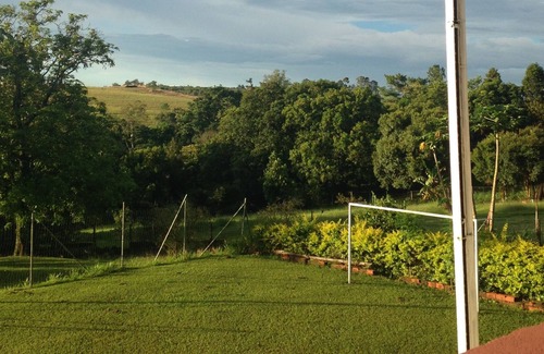 Salto de Sao Jose Casa | hermosa casa de campo ¡condominio cerrado! ACOMODA 16 personas en Salto-SP.