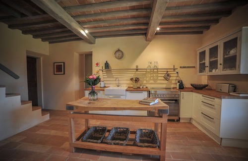 Umbertide Cabaña | Hermosa casa de campo con piscina privada en el corazón verde de Italia