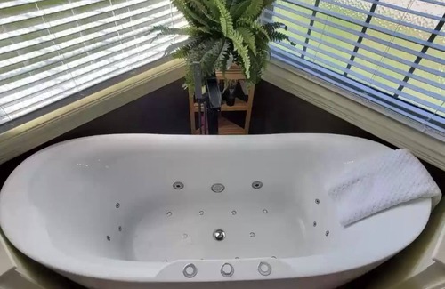 Bentonville - Fayetteville Casa | Beautiful country home in Cave Springs AR