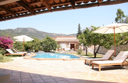 Biniaraix Villa | Hermosa villa de campo con piscina privada y jardín enorme