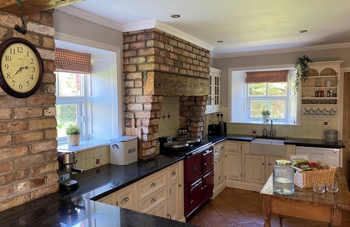 Black Bull Casa | Beautiful Countryside Home just outside Dublin City with Hot Tub