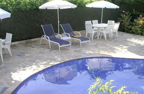 Camburi Casa | Hermosa y acogedora casa familiar en una comunidad cerrada con 3 dormitorios (1 en suite)