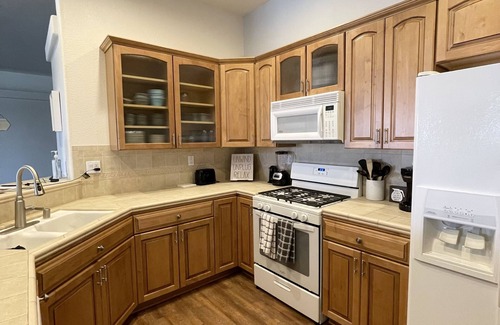 Sunridge Estates Casa | Beautiful, cozy home minutes from Laughlin and the river!!
