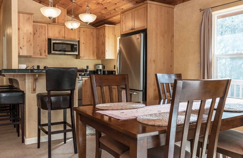 North Fork Casa | HERMOSA CABINA PERSONALIZADA EN 2O ACRES